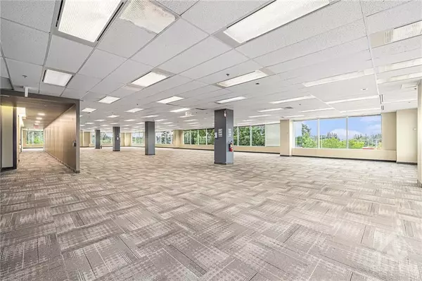 Country Place - Pineglen - Crestview And Area, ON K2E 1A2,2 GURDWARA RD #300