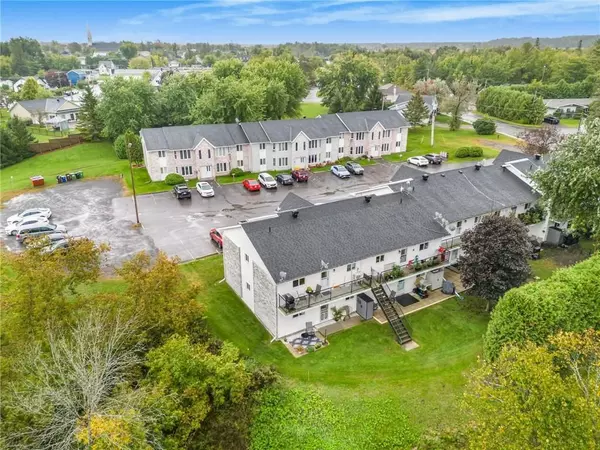 Alfred And Plantagenet, ON K0B 1L0,185 DU COMTE RD #201A