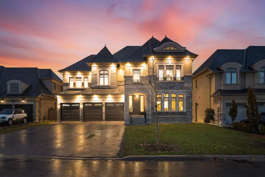 16 Raymond Love CT, King, ON L7B 0M7