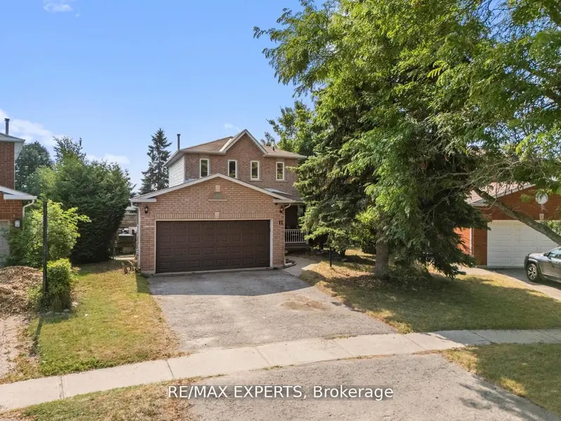 11 Penton DR, Barrie, ON L4N 7A3