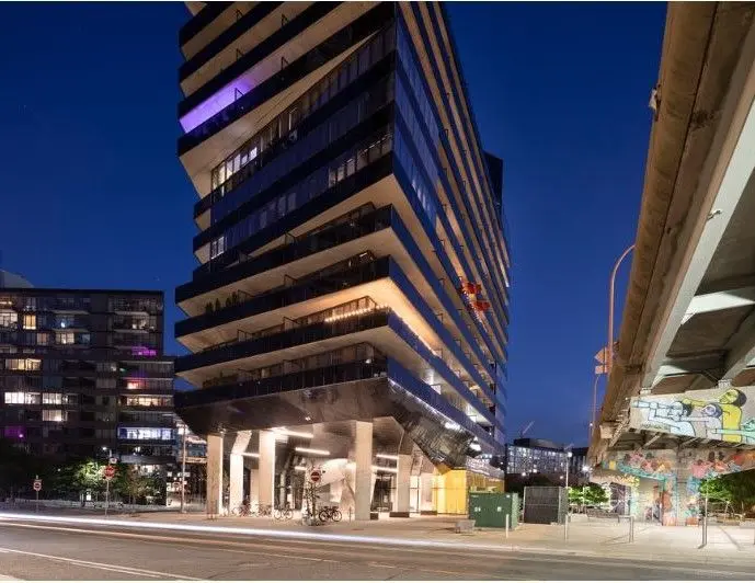 Toronto C08, ON M5A 0T4,21 Lawren Harris SQ #612