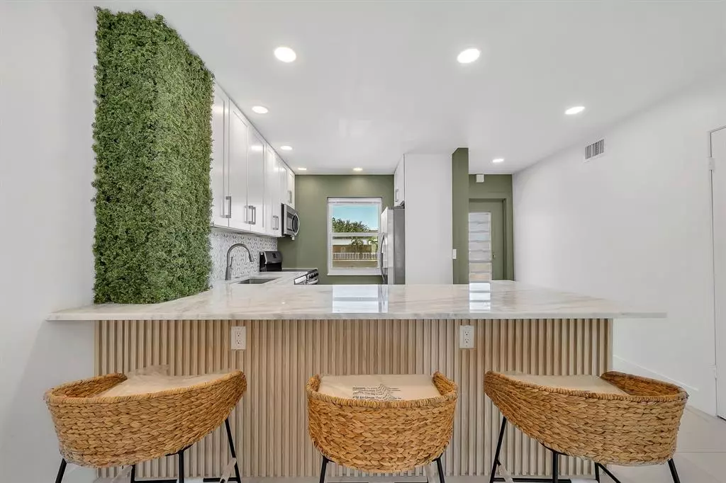 Boca Raton, FL 33428,9818 Marina Blvd #1225