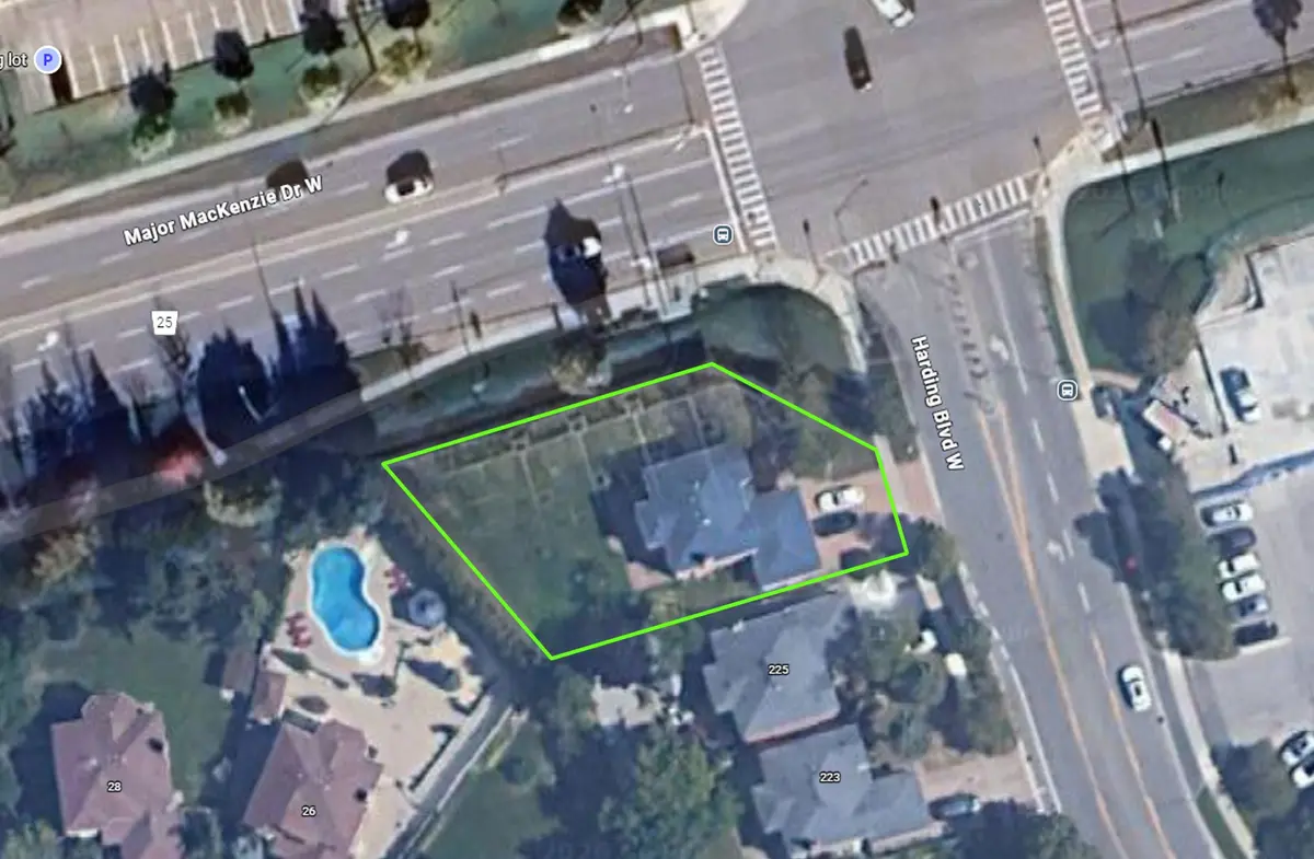 Richmond Hill, ON L4C 8X3,227 Harding BLVD W