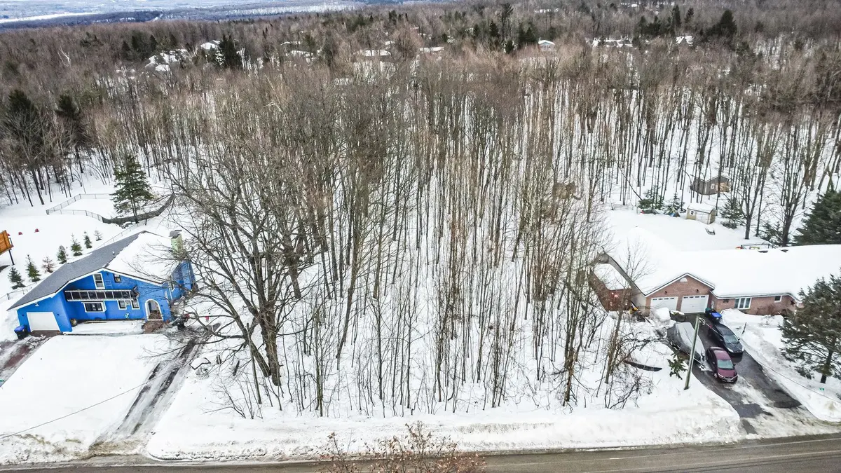 Oro-medonte, ON L0K 1N0,17 Valleyview DR