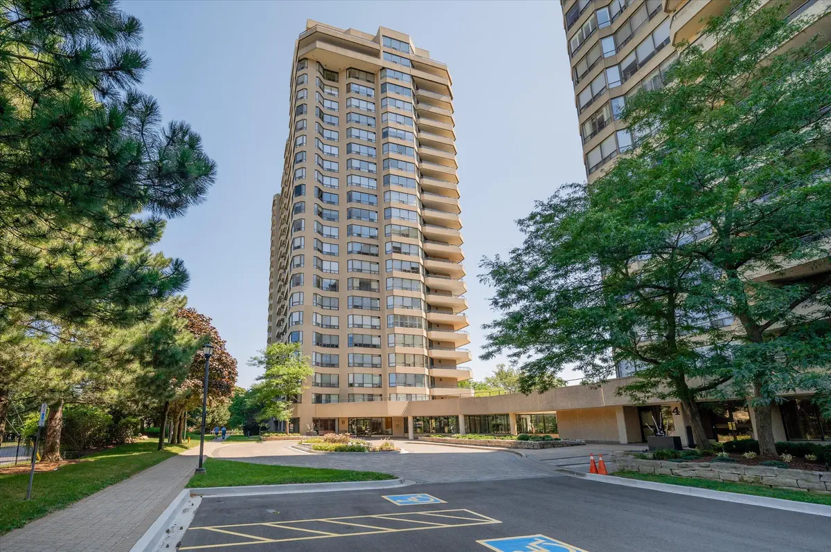 Waterloo, ON N2J 4S3,6 WILLOW ST #702