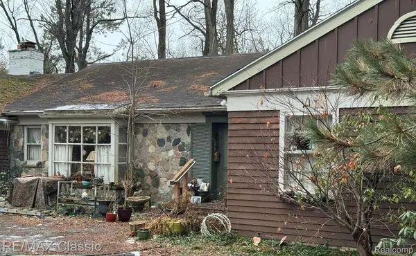 Bloomfield Hills, MI 48301,5760 Monterey CT