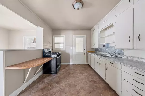 Lott, TX 76656,731 State Highway 320