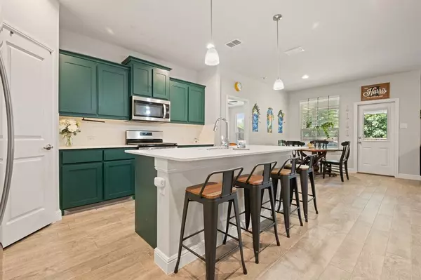 Denton, TX 76210,5709 Round Hill Road