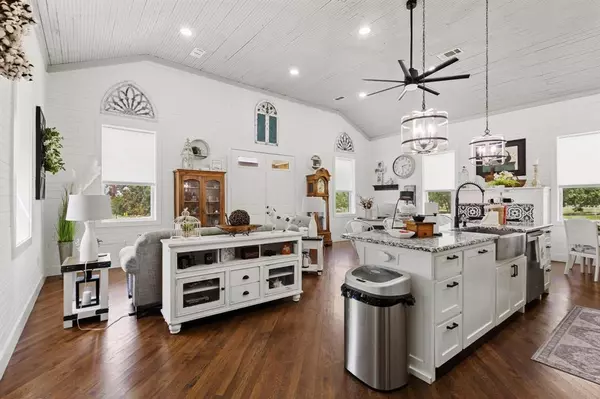 Collinsville, TX 76233,100 Sanders Lane