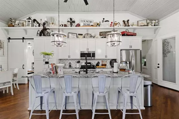 Collinsville, TX 76233,100 Sanders Lane