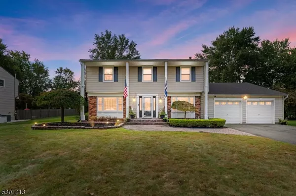 27 Farm Tree Rd, Manalapan Twp., NJ 07726