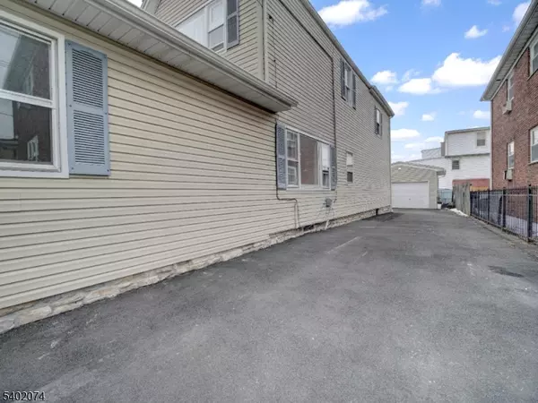 Belleville Twp., NJ 07109,27 Honiss St