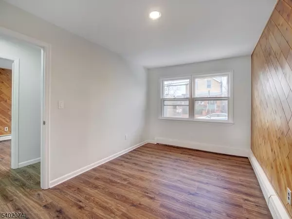 Belleville Twp., NJ 07109,27 Honiss St