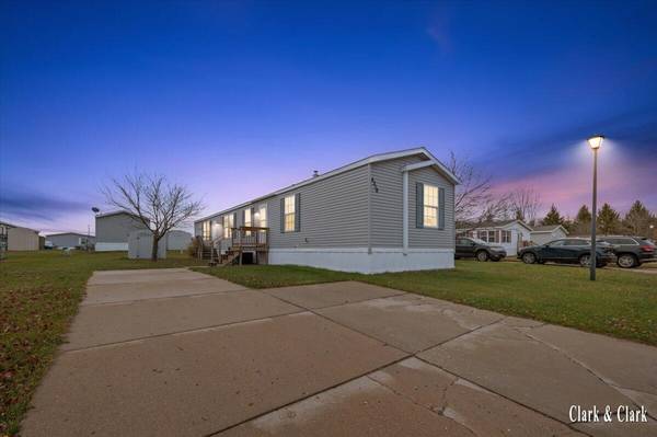 4316 Sussex PL, Wayland, MI 49348