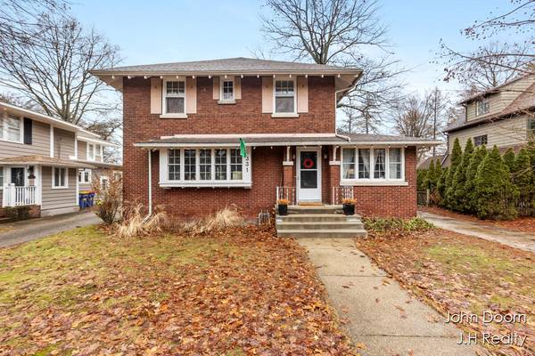 331 Aurora ST SE, Grand Rapids, MI 49507
