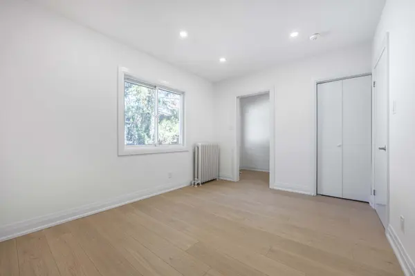 Toronto C04, ON M5M 2H5,54 Mcnairn AVE #Upper