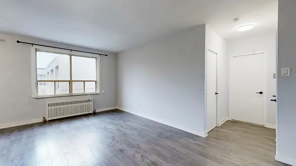 Toronto C11, ON M4G 2L2,896 Eglinton AVE E #308