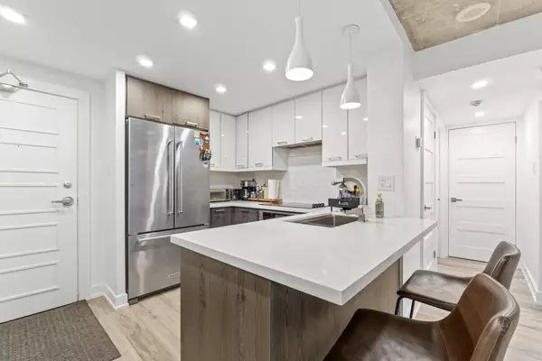 Toronto C01, ON M5V 2W8,705 King ST W #1603