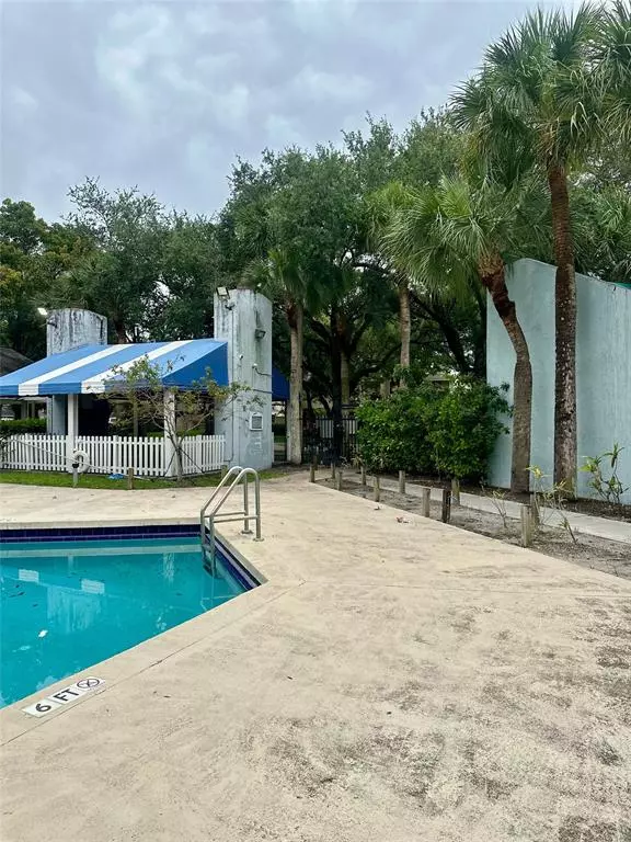 North Lauderdale, FL 33068,2058 Champions Way #2058