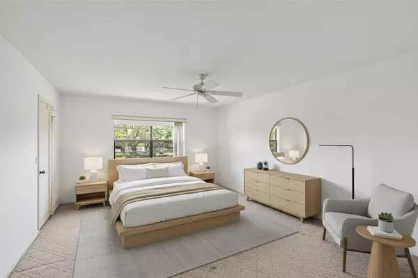 Boca Raton, FL 33428,9283 Vista Del Lago #37-J