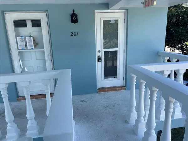 1100 Pine Dr #201, Pompano Beach, FL 33060