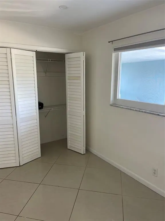 Pompano Beach, FL 33060,1100 Pine Dr #201