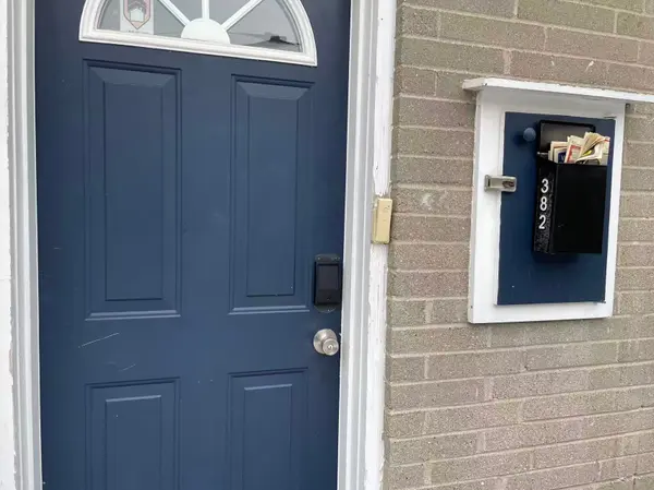 382 Lynett CRES #BASEMENT, Richmond Hill, ON L4C 2V5