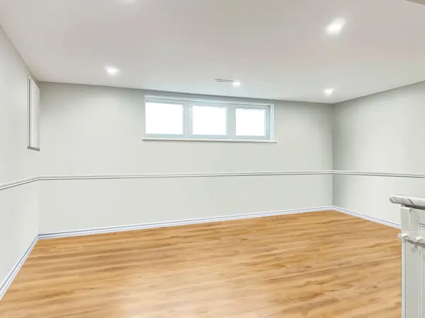 Markham, ON L3P 2H1,113 Parkway AVE #BSMT