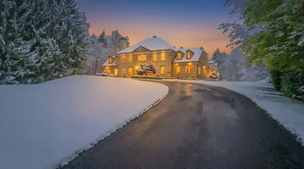 2508 16th Side Road, King, ON L7B 1A3