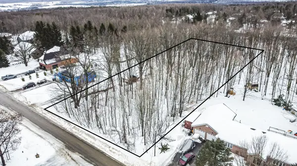 Oro-medonte, ON L0K 1N0,17 Valleyview DR