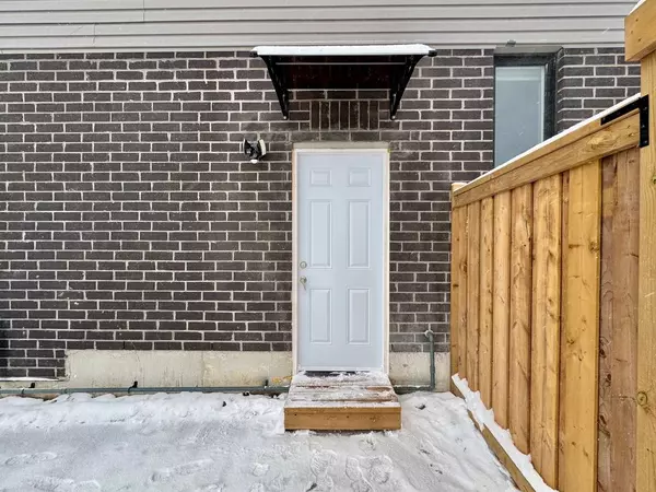 12 Unicorn LN #Basement, Barrie, ON L4M 7G8