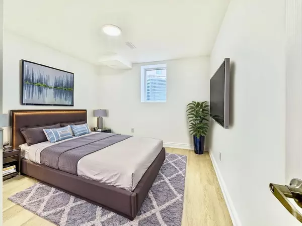 Barrie, ON L4M 7G8,12 Unicorn LN #Basement