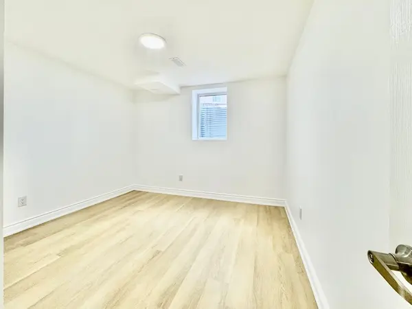 Barrie, ON L4M 7G8,12 Unicorn LN #Basement