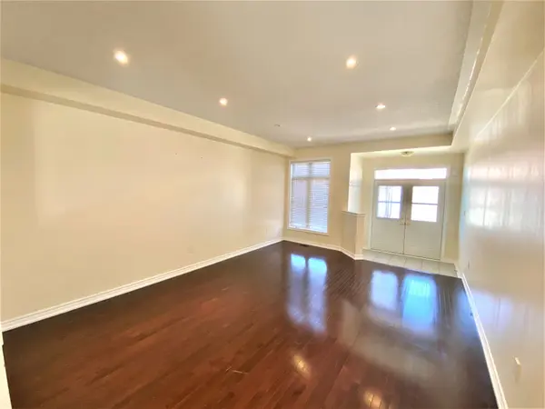 Brampton, ON L6P 3L1,4 Freedom Oaks TRL #Upper Level