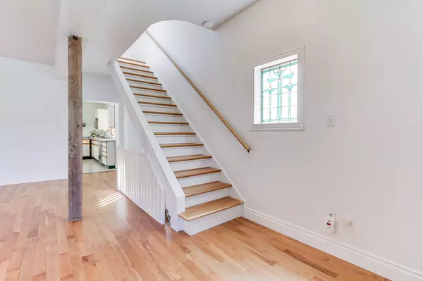 Toronto W06, ON M8Z 1E4,79 Simpson AVE