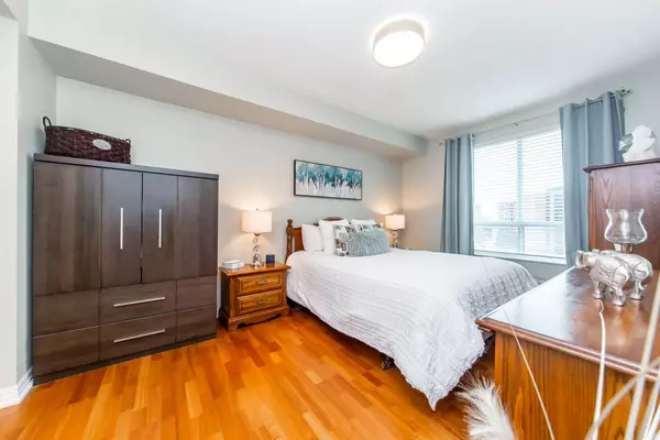 38 Fontenay CT #1402, Toronto W08, ON M9A 5H5