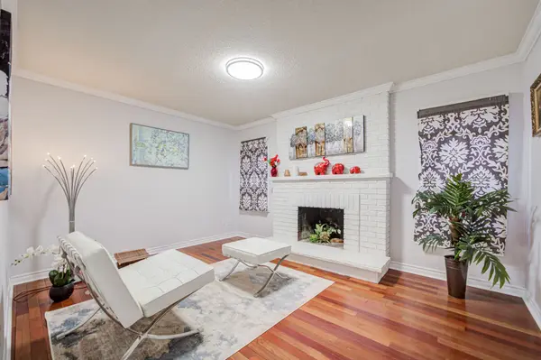 Oakville, ON L6M 1A8,377 Parkridge CRES