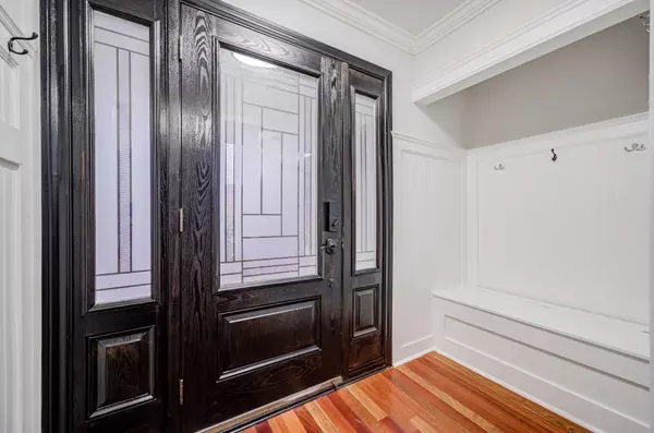 Oakville, ON L6M 1A8,377 Parkridge CRES