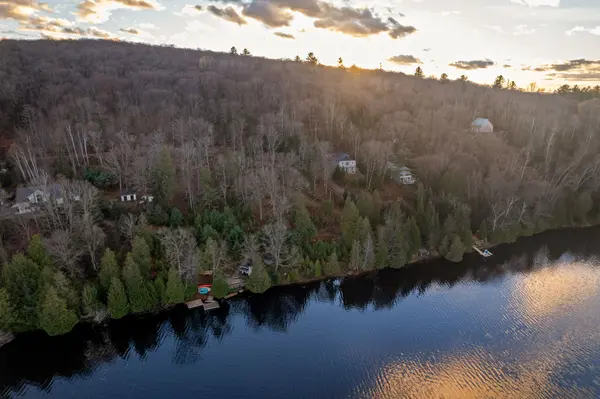 Joly, ON P0A 1Z0,5 Lodge LN