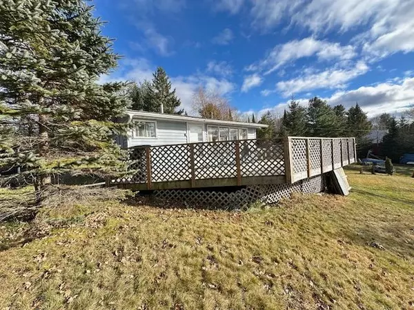 Mckellar, ON P0G 1C0,9 Martha DR