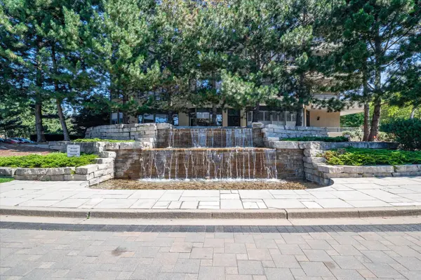 Waterloo, ON N2J 4S3,6 WILLOW ST #702