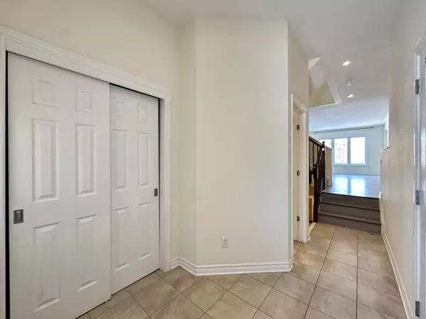 Barrhaven, ON K2G 4P4,3353 Woodroffe AVE