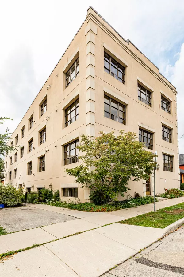 Hamilton, ON L8P 4C8,36 Margaret ST #44