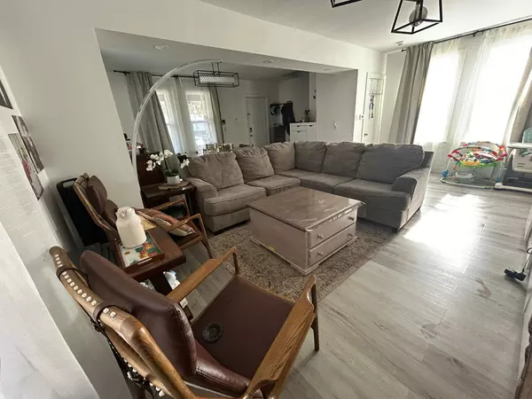 Kitchener, ON N2H 3V5,159 Waterloo ST