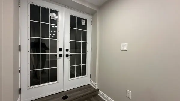 12 Trailbank GDNS, Hamilton, ON L8B 1Z3