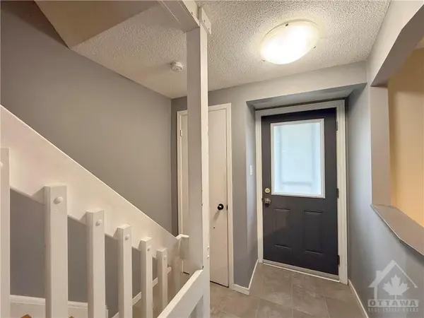 1045 MORRISON DR #164, Parkway Park - Queensway Terrace S And Area, ON K2H 7L2