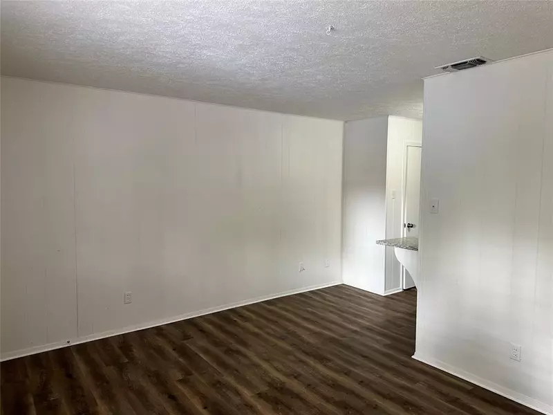 2002 Washington Street #6, Commerce, TX 75428