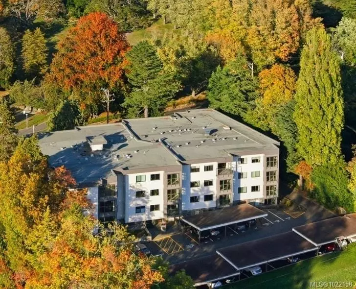 Saanich, BC V8P 1A9,1875 Lansdowne Rd #103