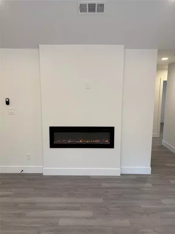 Cooper, TX 75432,719 E Commerce Avenue