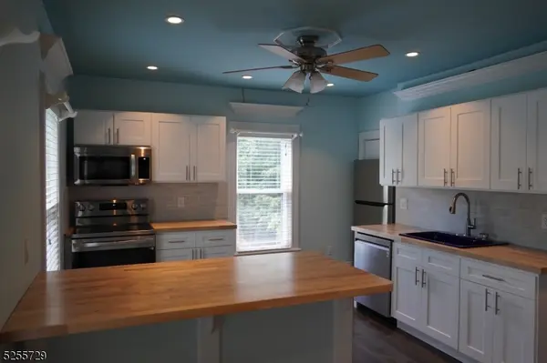 96 High St, Newton Town, NJ 07860